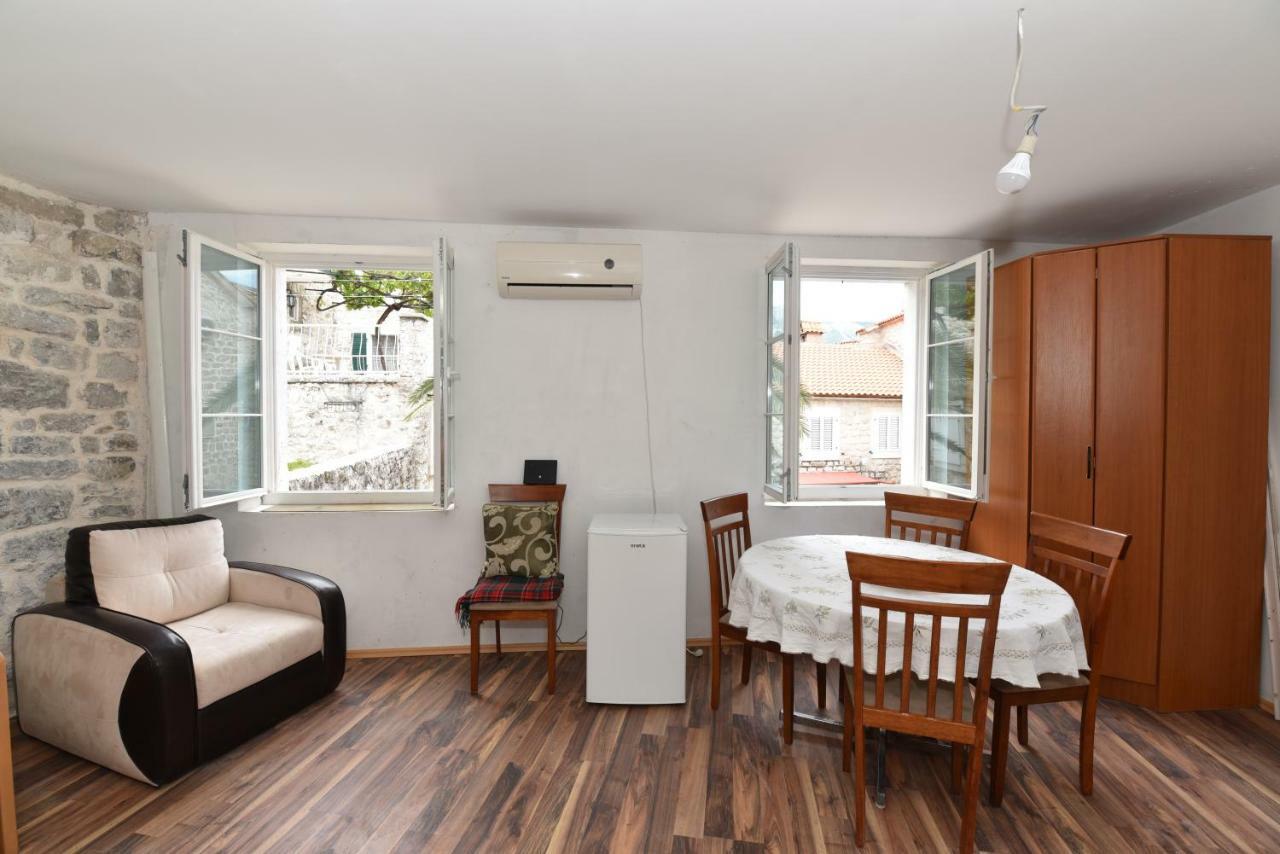 Hostel Michel Budva Exterior photo