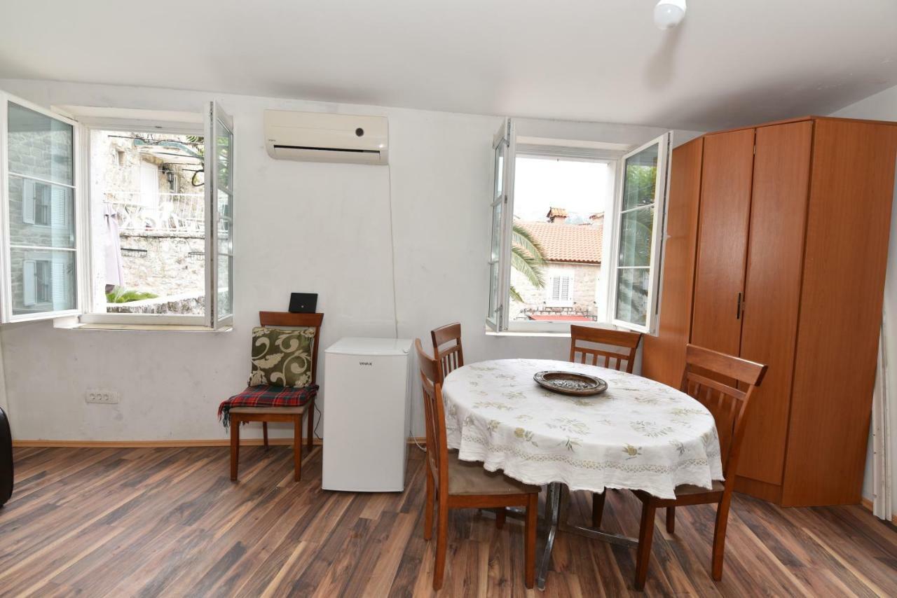 Hostel Michel Budva Exterior photo