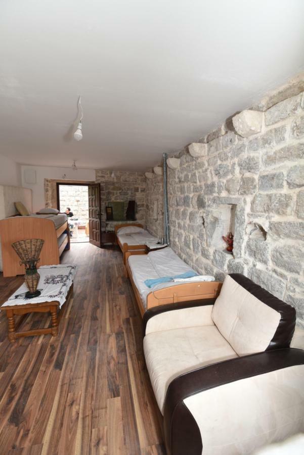 Hostel Michel Budva Exterior photo