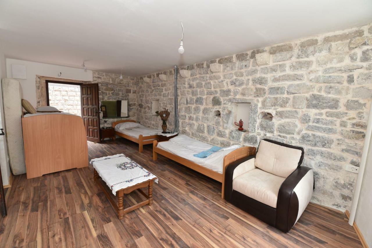 Hostel Michel Budva Exterior photo