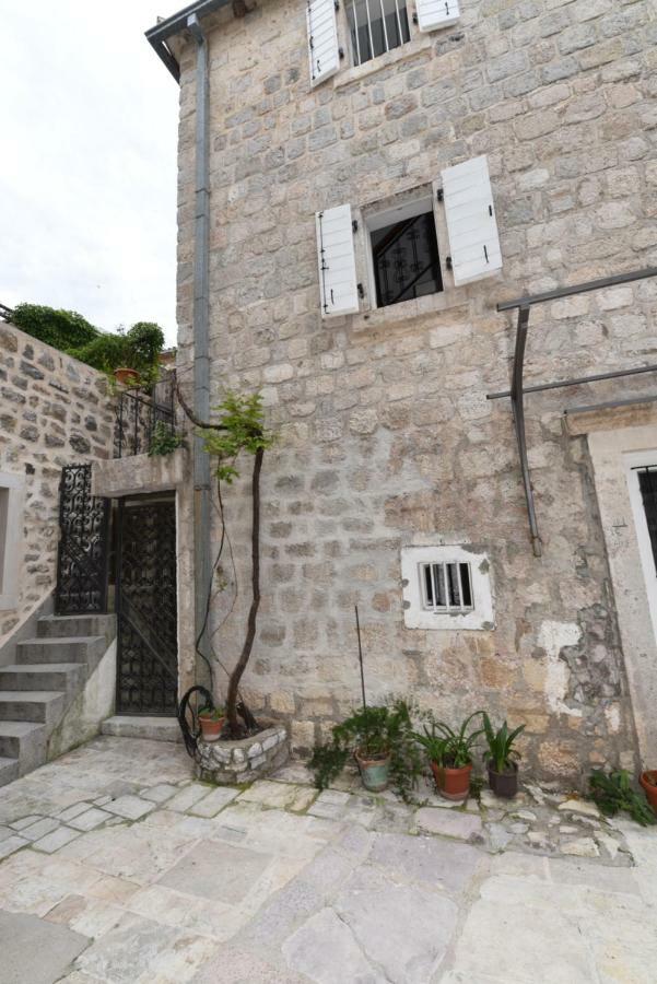 Hostel Michel Budva Exterior photo