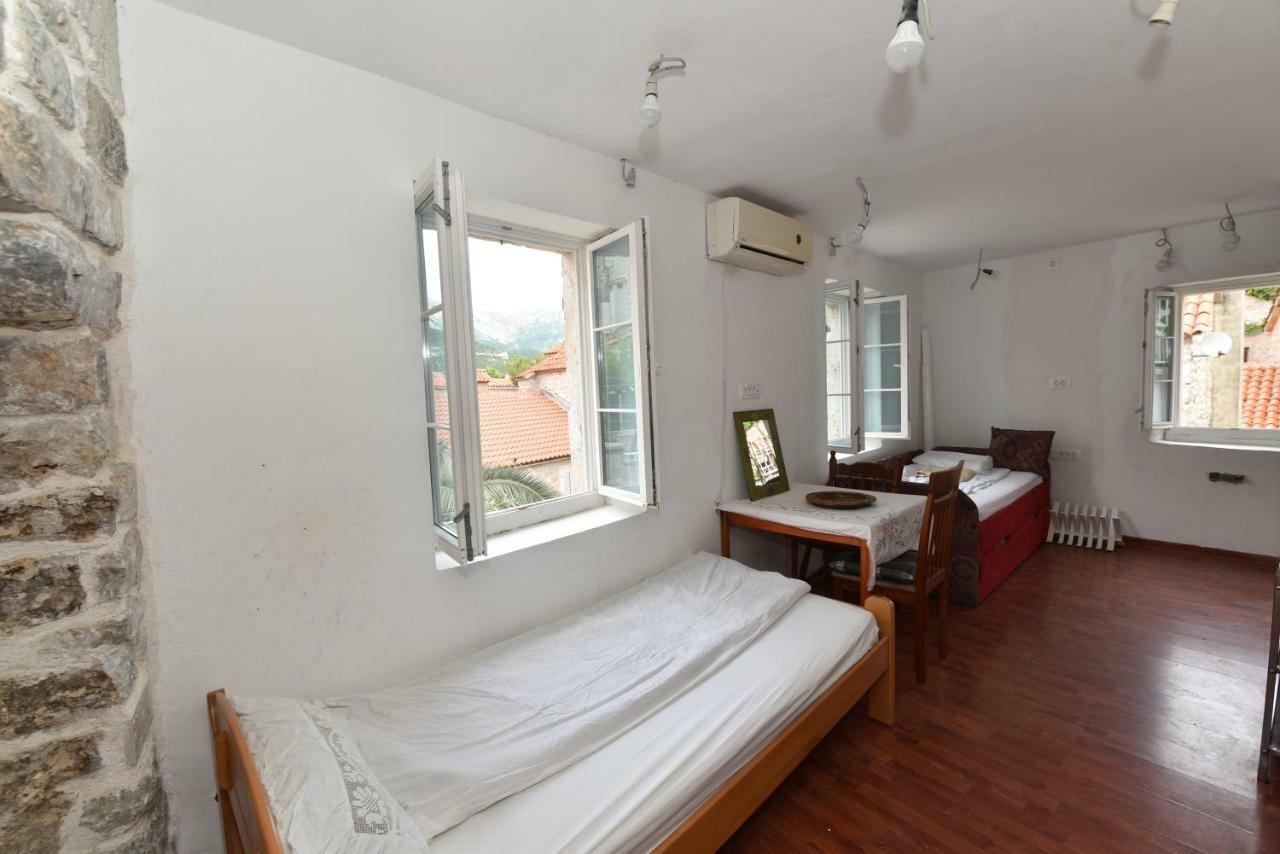 Hostel Michel Budva Exterior photo